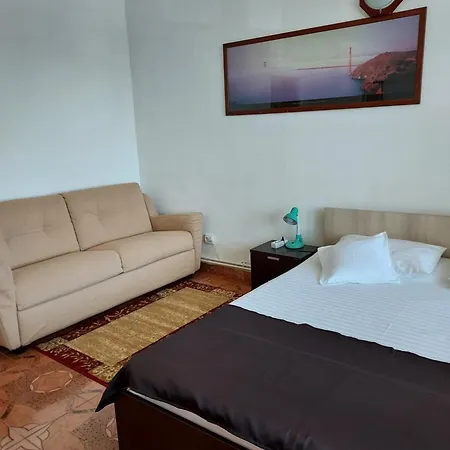 Garsoniera Doina Apartment *